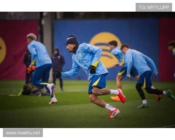 拉菲尼亚训练完顺手给队友点了人均2000的晚餐