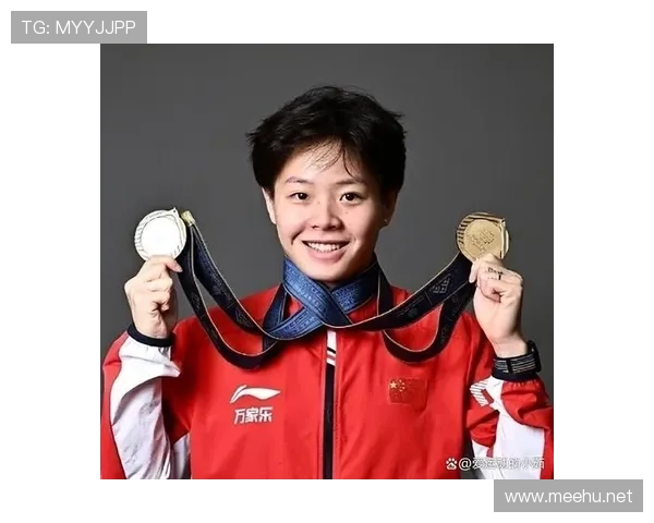 陈艺文训练完直接拎爱马仕去吃宵夜？